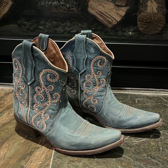 Corral Blue Booties Like New - Picture 3 of 9